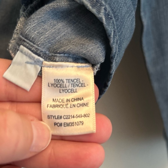 Cloth and Stone Denim Size Small Button Up - Picture 7 of 7